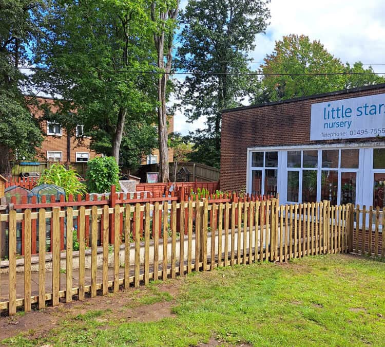 31 Meters of Picket Fencing and a gate at a Nursery